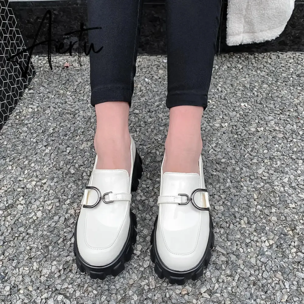 Aiertu Spring New Slip ons Shallow Shoes Women Metal Chain Buckle Platform Chunky Heels Casual Shoes Loafers 33-46 sapato feminino