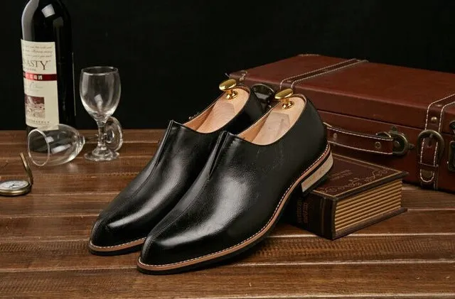 AT UR HAND Men shoes pointed toe Bullock trend oxfords Korean version PU leather breathable male fashion shoes