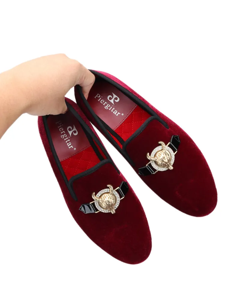 Imported men's velvet slip-ons with diamond-encrusted buckles, slip-on loafers, European and American trendy low-top shoes, large size smoking shoes